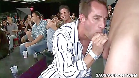 Sexy slut loves to fuck fest