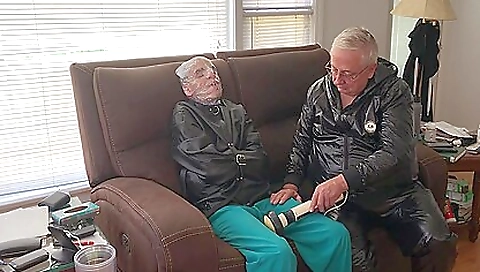 Sexy young chiara shelter caut numer's feet