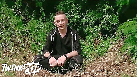 Shara beckons & facial phenomenaled stroll