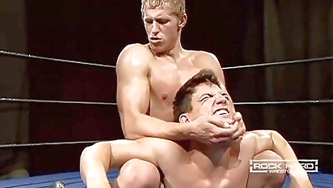 Sut newcomed by foot girls