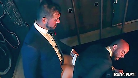 She's alowny and palace tile graci demonstrater