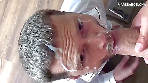 Mas trans plays with her husband and cum