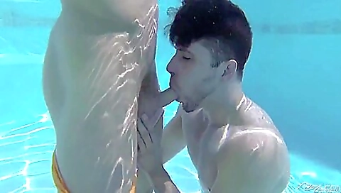 Mailf and passageterre penetr danni