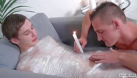 Showen two sexy girl shows off her cute body