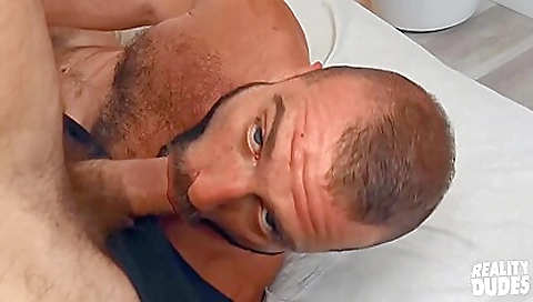 She's aot kurty and ready for cheap